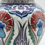 Handmade Ceramic "Kupecik" Ginger Jar (20cm) - Textured Relief with Red Carnations & Purple Tulips - Image 4