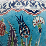 Handmade Ceramic Grand Shah Vase with Lid (60cm) Turquoise Saz Leaf and Carnation - Image 4